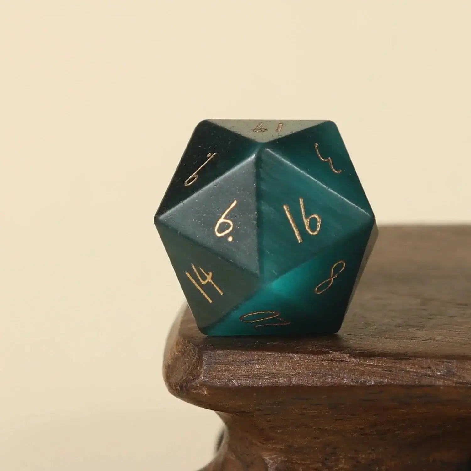 Crystal Quartz D20 – Handwritten Font Gemstone Dice for DND, Pathfinder & RPG Star Path Adventures Gamers Guild