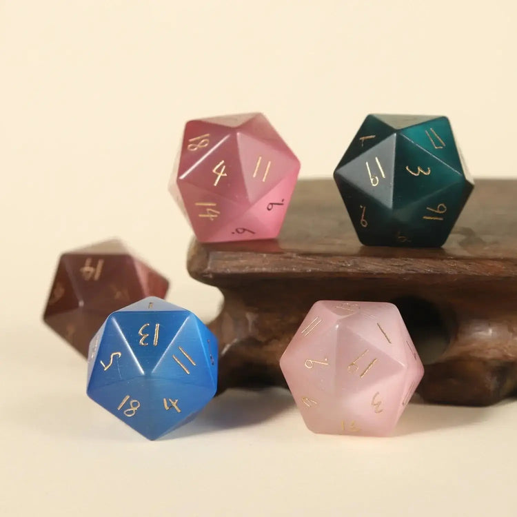 Crystal Quartz D20 – Handwritten Font Gemstone Dice for DND, Pathfinder & RPG Star Path Adventures Gamers Guild