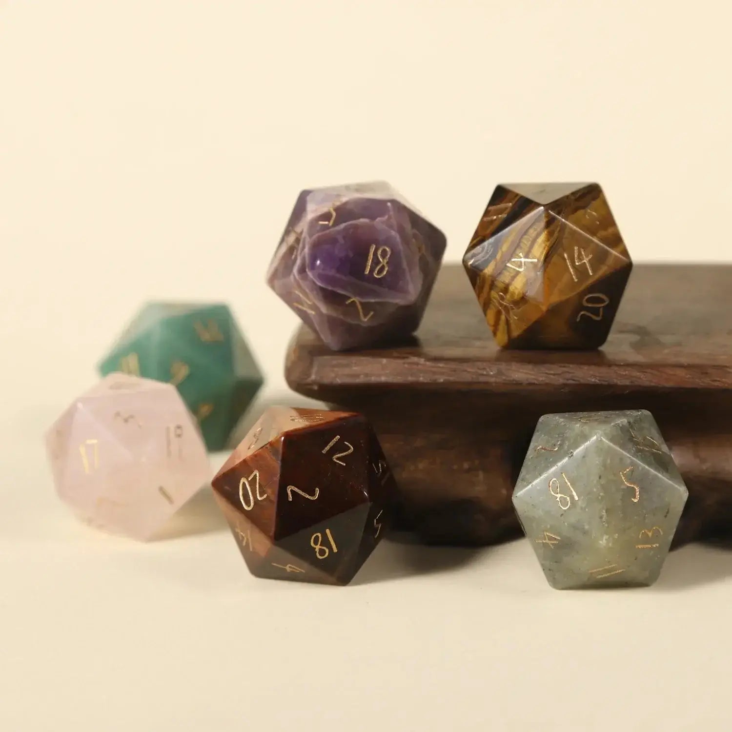 Crystal Quartz D20 – Handwritten Font Gemstone Dice for DND, Pathfinder & RPG Star Path Adventures Gamers Guild