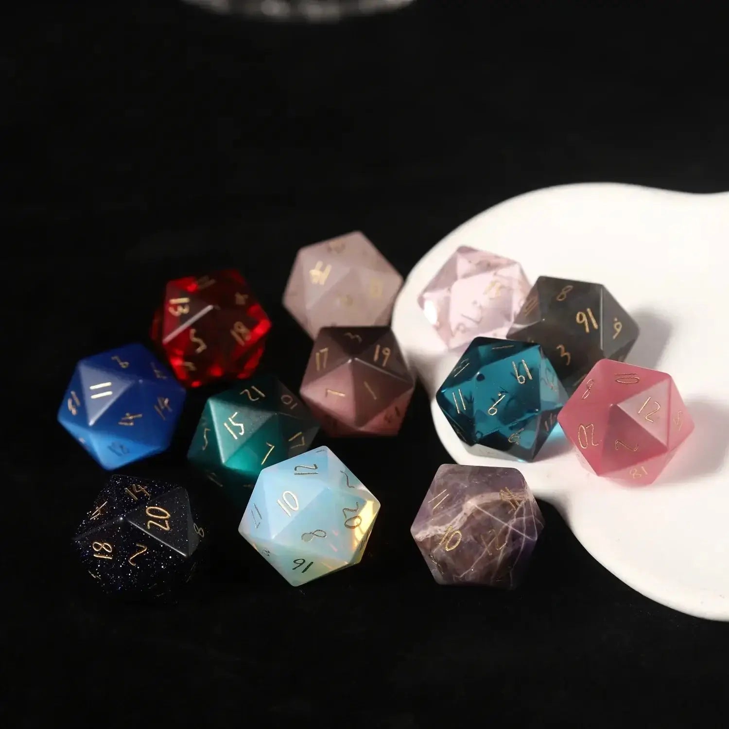 Crystal Quartz D20 – Handwritten Font Gemstone Dice for DND, Pathfinder & RPG Star Path Adventures Gamers Guild
