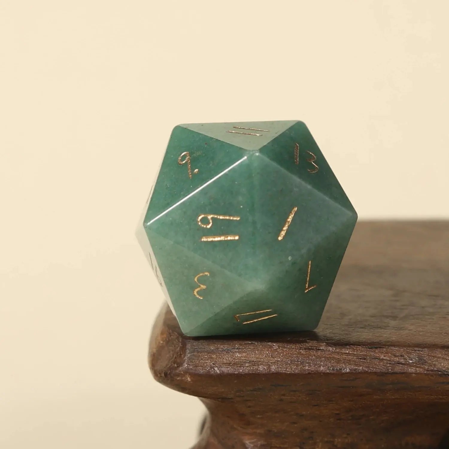 Crystal Quartz D20 – Handwritten Font Gemstone Dice for DND, Pathfinder & RPG Star Path Adventures Gamers Guild
